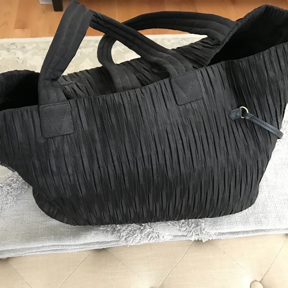 Victoria’s Secret Large Black Top Zipper Tote - Picture 14 of 14